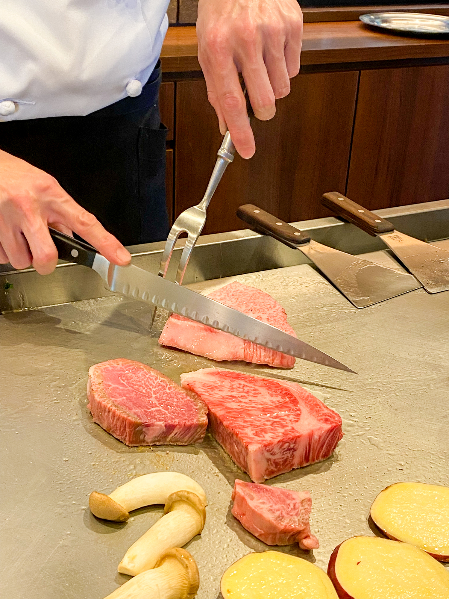 求人は沖縄、豊見城のOK STEAK HAMBURG 沖縄ステーキ イーアス沖縄豊崎店